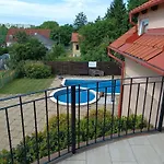 Bed & Breakfast Balatonfueredi Borostyan Panzio 3*