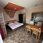 Bed & Breakfast Balatonfueredi Borostyan Panzio 3*