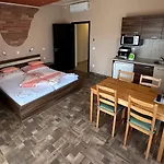 Balatonfueredi Borostyan Panzio 3*