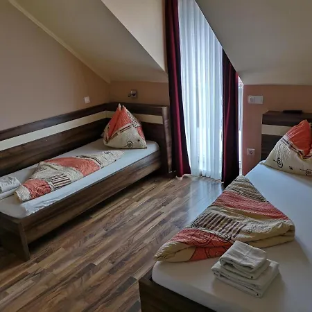 B&B Balatonfueredi Borostyan Panzio