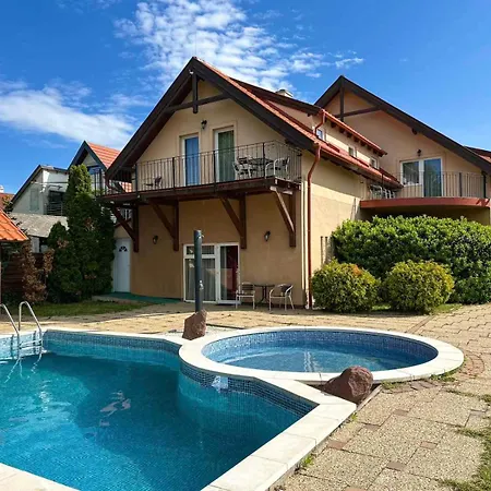 Balatonfüredi Borostyán Panzió Panzió 3*