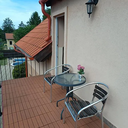 Balatonfueredi Borostyan Panzio Bed and Breakfast 3*