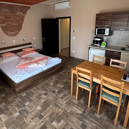 Balatonfüredi Borostyán Panzió 3*