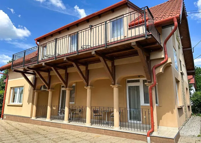 Oda ve Kahvaltı Balatonfueredi Borostyan Panzio