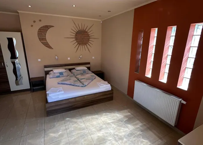 Oda ve Kahvaltı Balatonfueredi Borostyan Panzio 3*