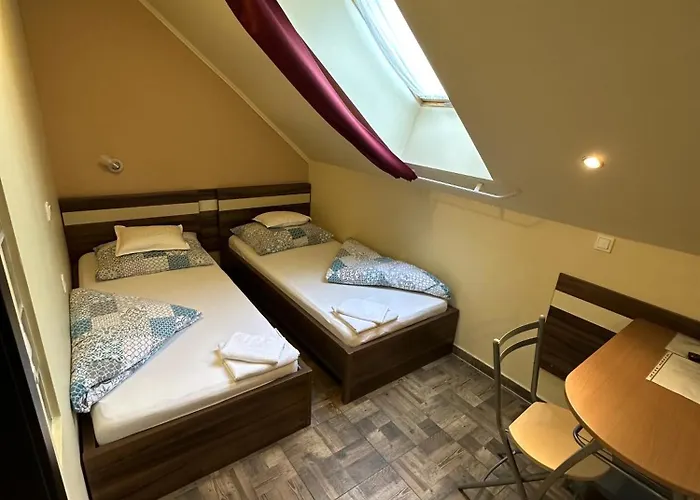 Balatonfueredi Borostyan Panzio Oda ve Kahvaltı 3*