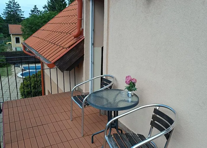 Balatonfueredi Borostyan Panzio Oda ve Kahvaltı 3*