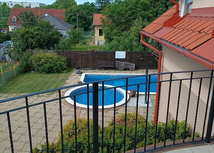 Oda ve Kahvaltı Balatonfueredi Borostyan Panzio 3*